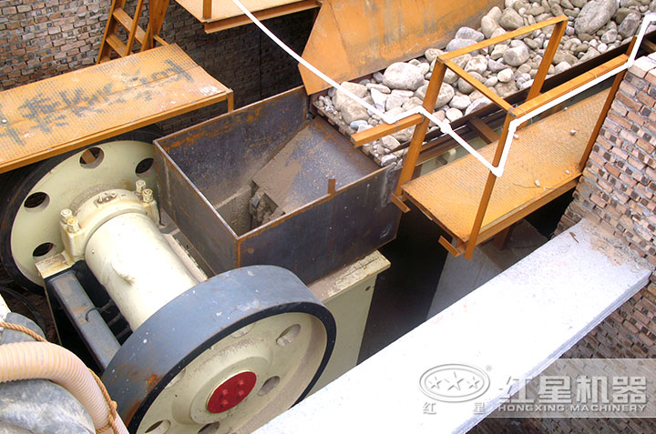 顎式破碎機(jī)、給料機(jī)
